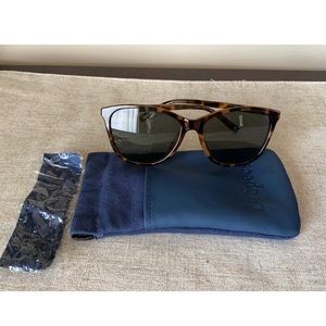 Le Specs | Tortoise Sunglasses + UV protection